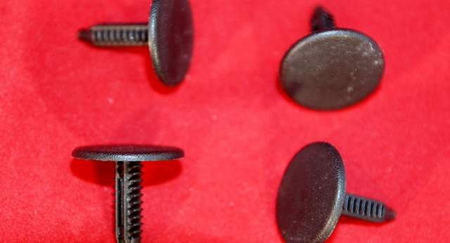 Christmas Tree FIR Spruce Clips 7mm Hole 25 Head